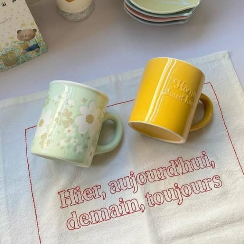 Ly hoa xanh + vàng họa tiết nổi